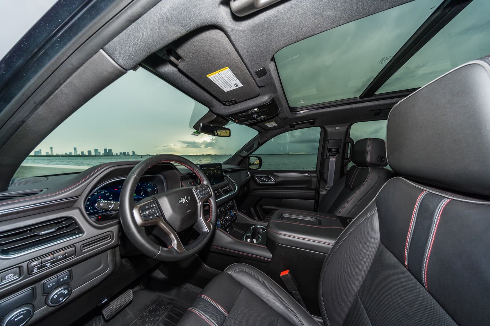 Chevrolet Suburban RST Duramax Black/Black - thumbnail 7