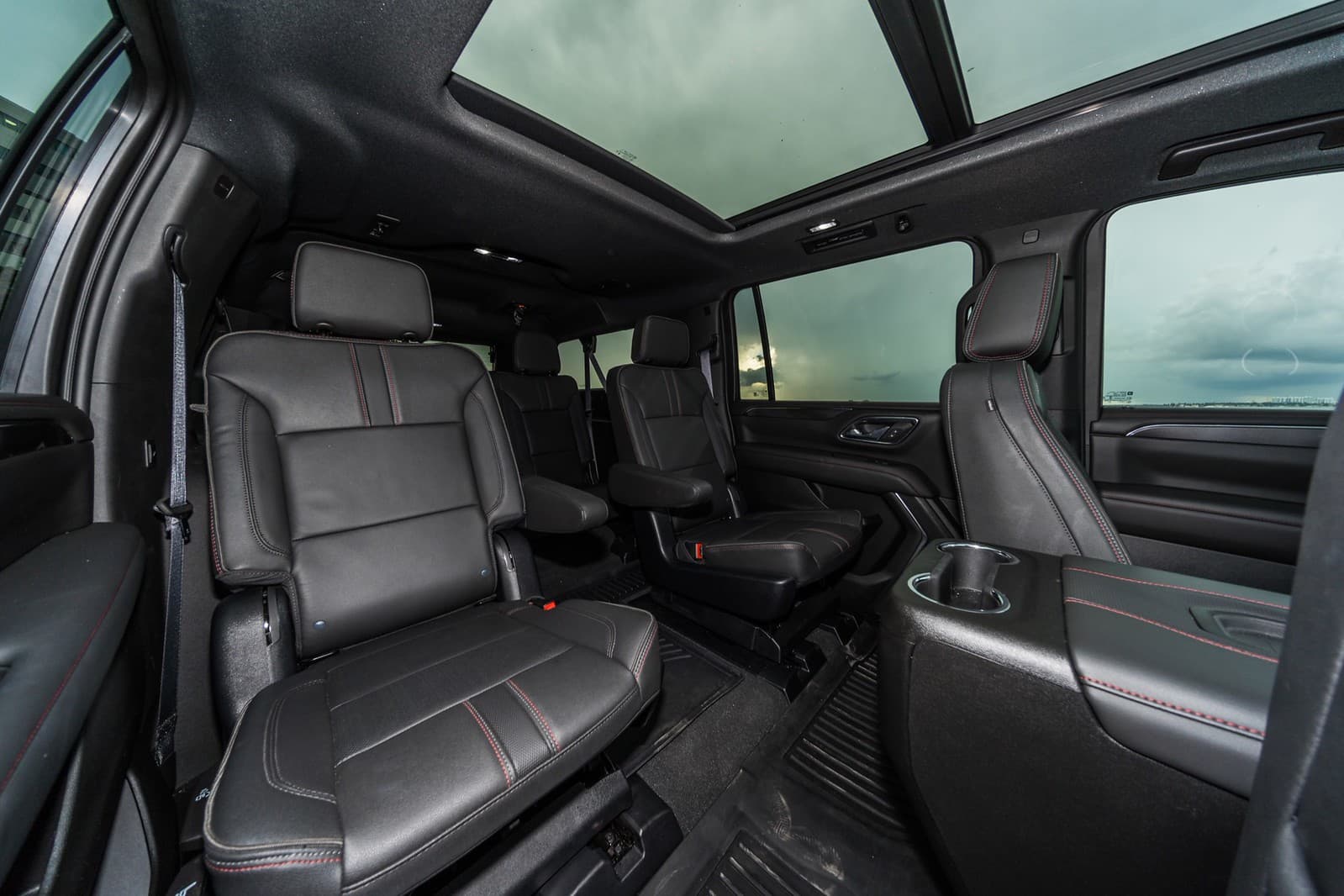 Chevrolet Suburban RST Duramax Black/Black - thumbnail 8