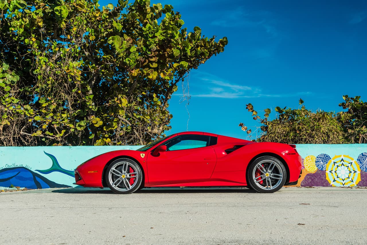 Ferrari 488 Spider Rosso Corsa - thumbnail 4