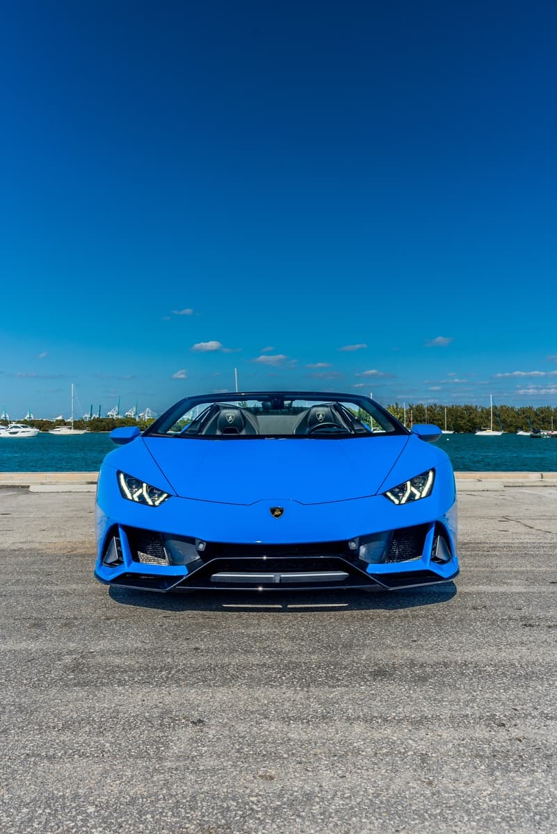Lamborghini Huracan EVO Spyder Le Mans Blue/Black - thumbnail 5