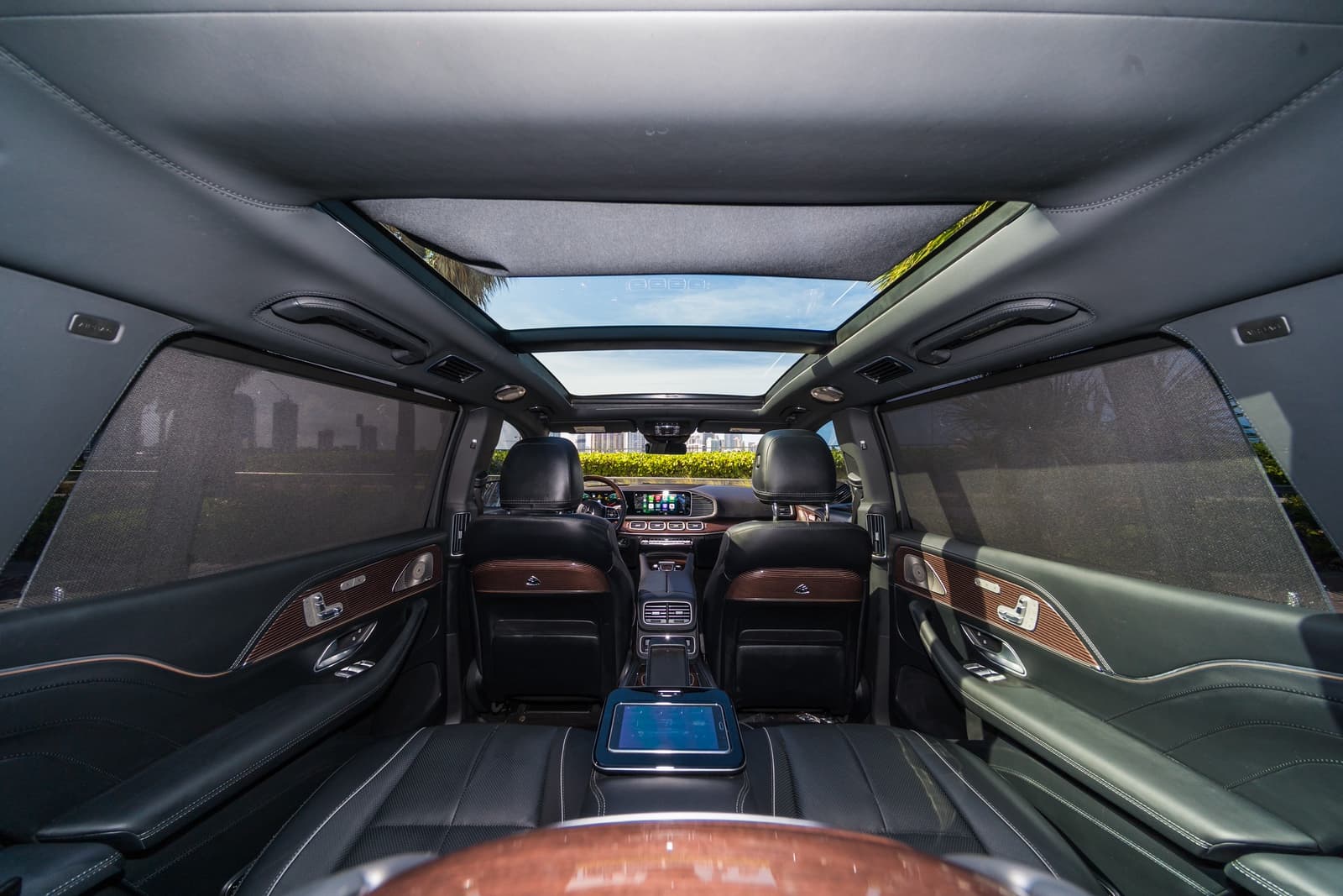 Mercedes-Benz Maybach GLS600 Champagne/Black - thumbnail 7