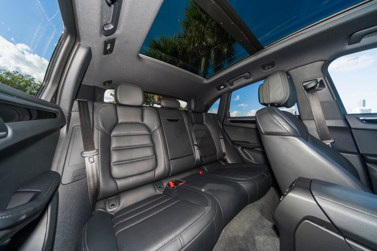 Porsche Macan Grey/Black - thumbnail 4