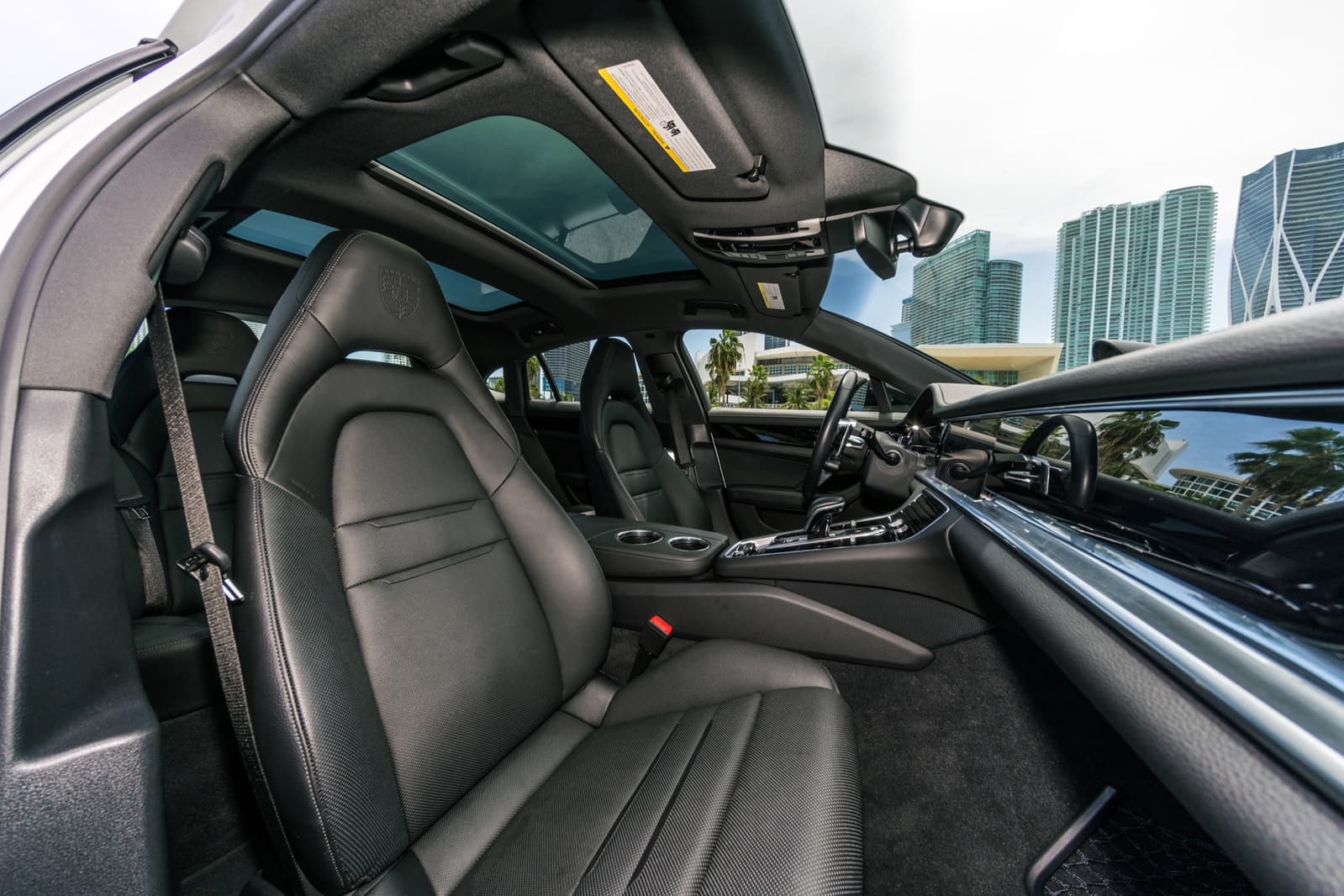 Porsche Panamera 4 E-Hybrid White/Black - thumbnail 7