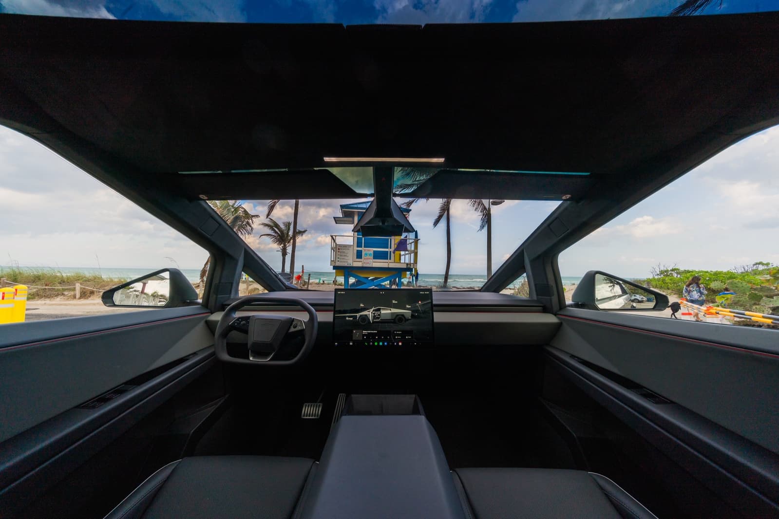 Tesla Cybertruck AWD  - thumbnail 9