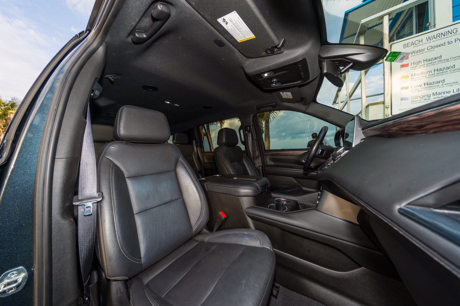 Chevrolet Suburban LT Dark Grey/Black - thumbnail 4