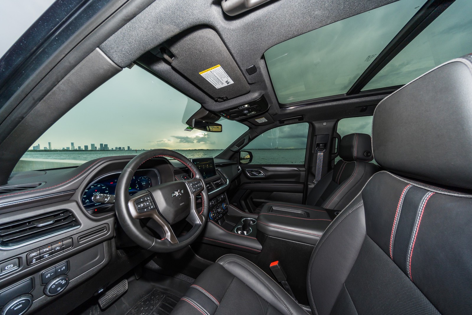 Chevrolet Suburban RST Duramax Black/Black - thumbnail 7
