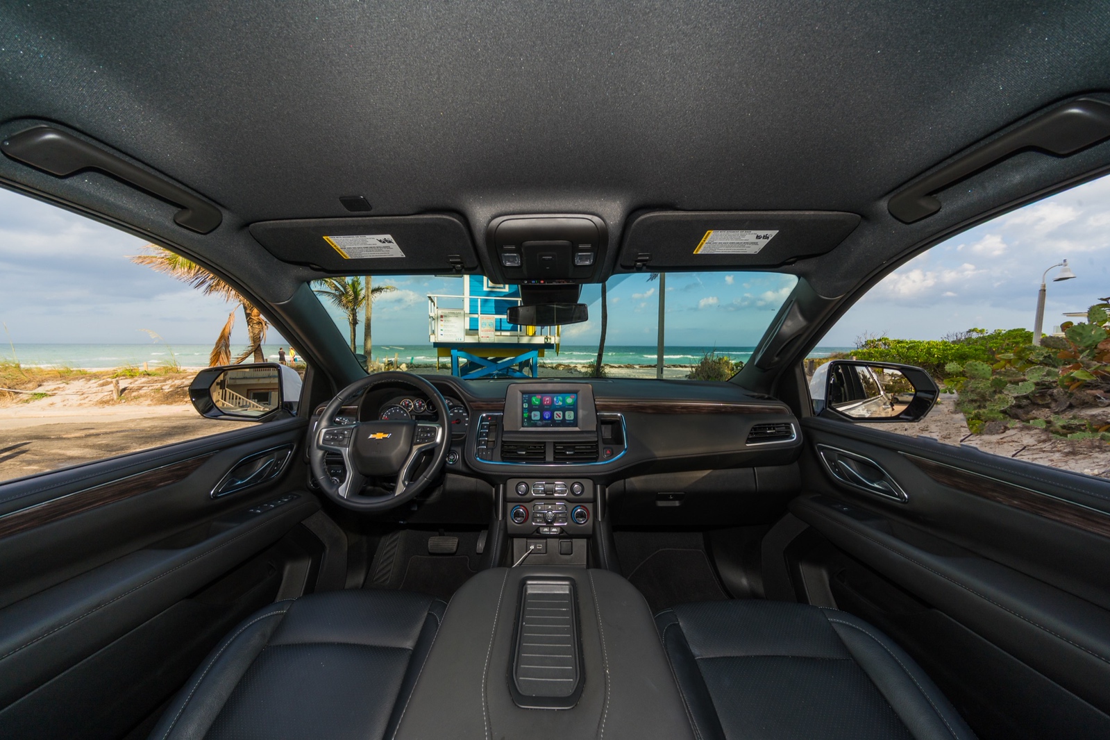 Chevrolet Suburban White/Black - thumbnail 5