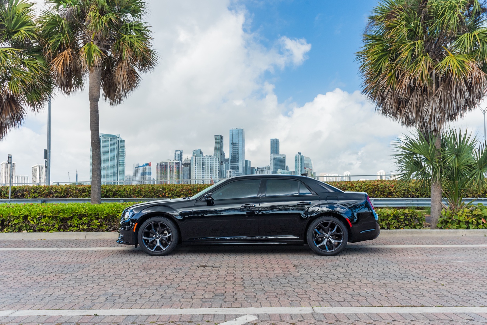 Chrysler 300C Black/Cream - thumbnail 5