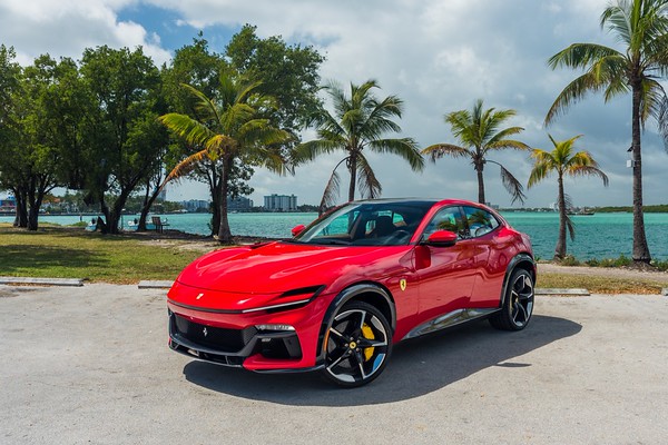 Ferrari Purosangue Rosso Corsa/Brown for rent in Miami