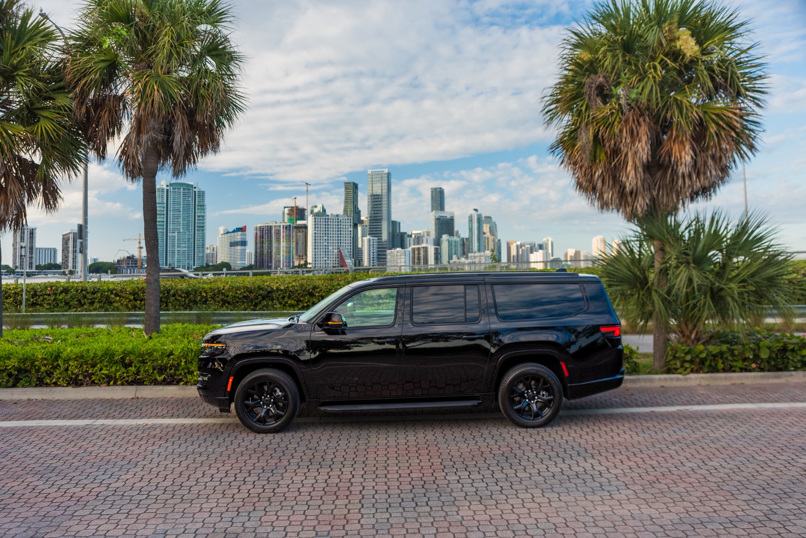 Jeep Wagoneer Black/Black - thumbnail 7