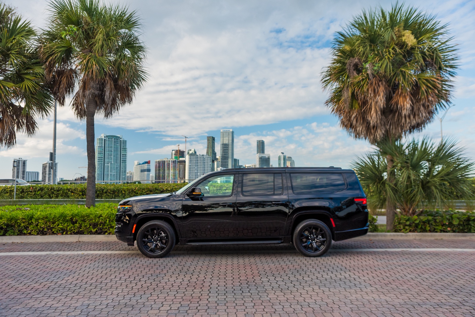 Jeep Wagoneer Black/Black - thumbnail 8