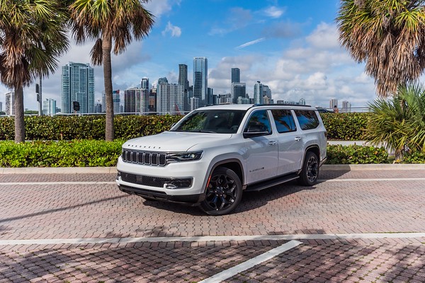 Jeep Wagoneer White/Black for rent in Miami
