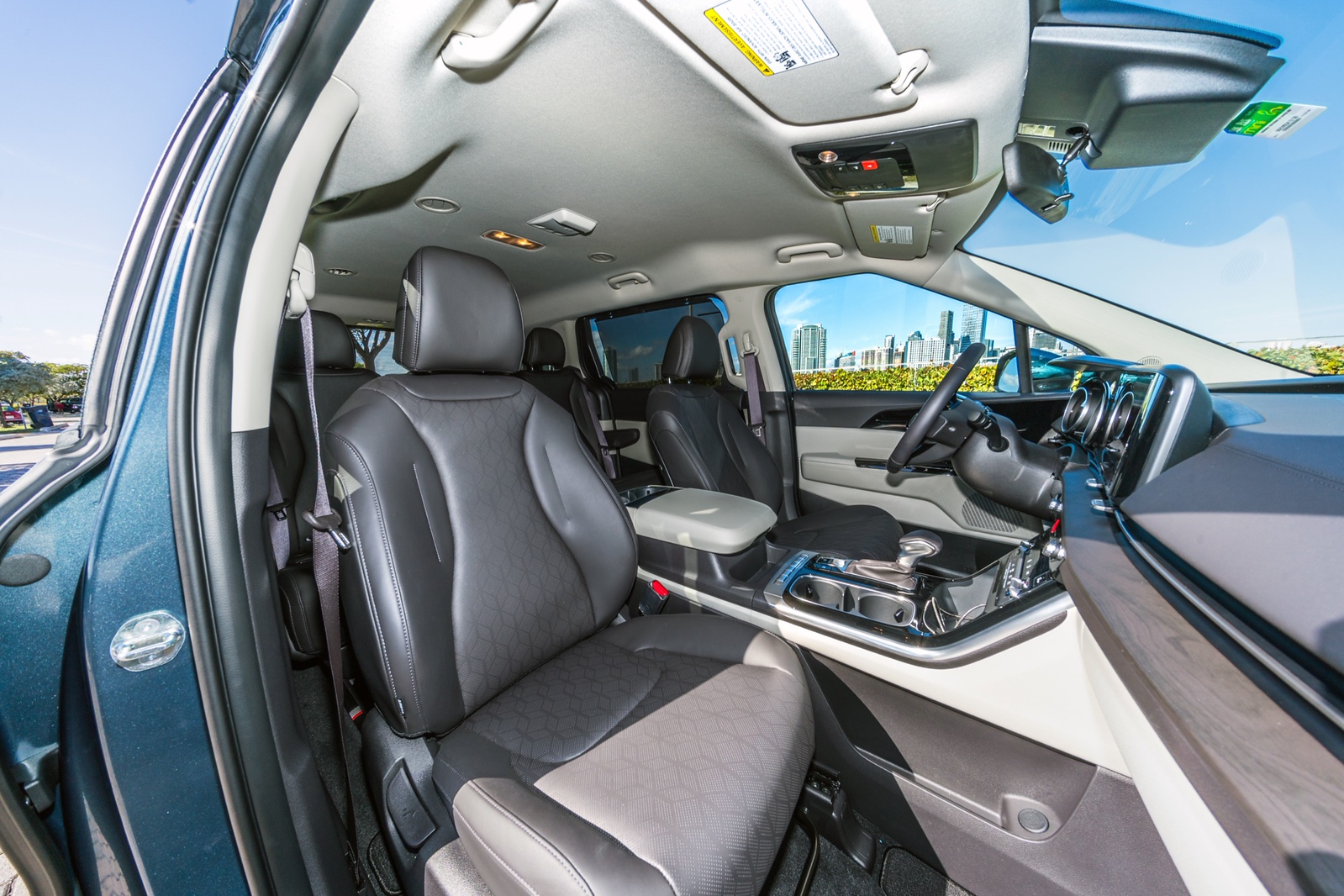 Kia Carnival Green/Grey - thumbnail 9