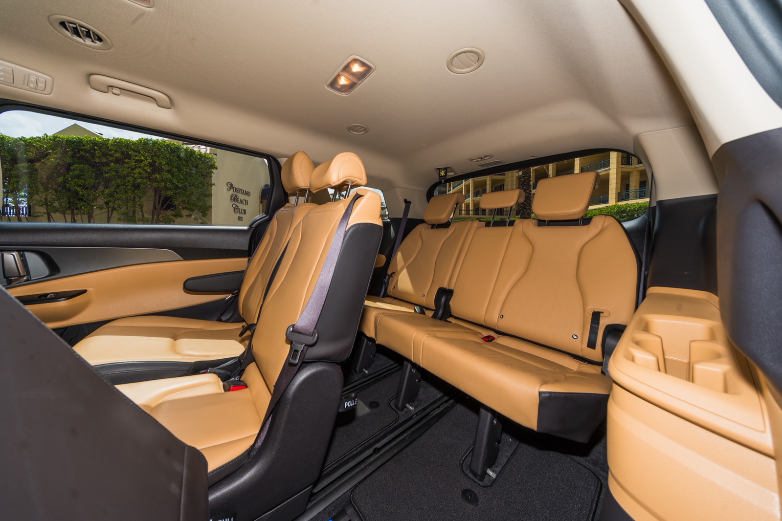 Kia Carnival Grey/Brown - thumbnail 3
