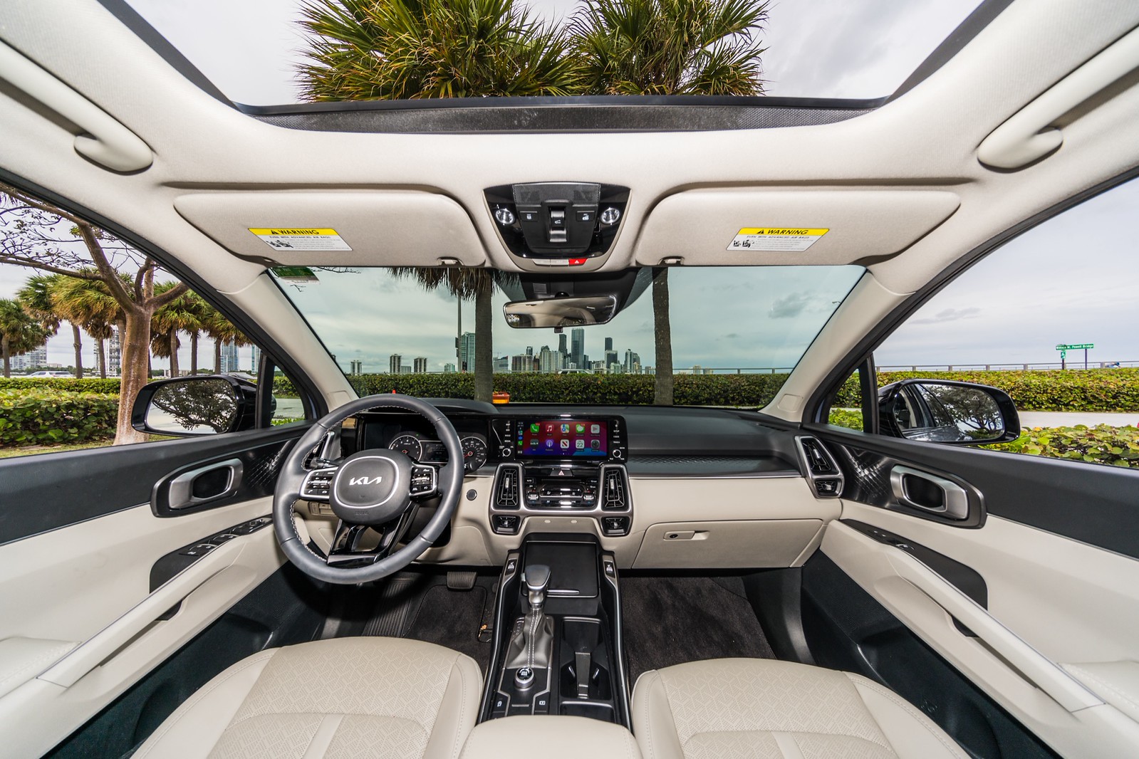 Kia Sorento Grey/Tan - thumbnail 5