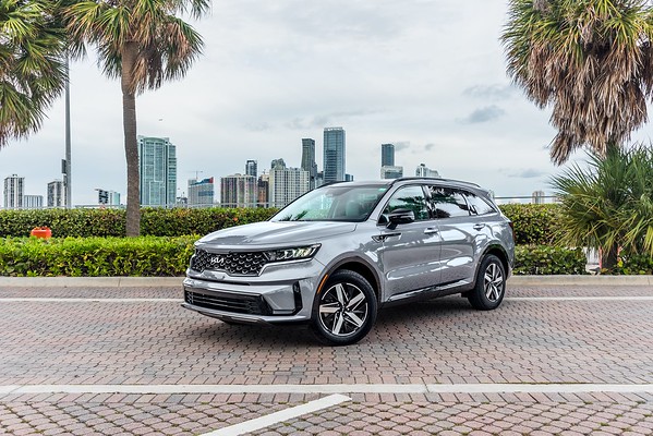 Kia Sorento Grey/Tan for rent in Miami