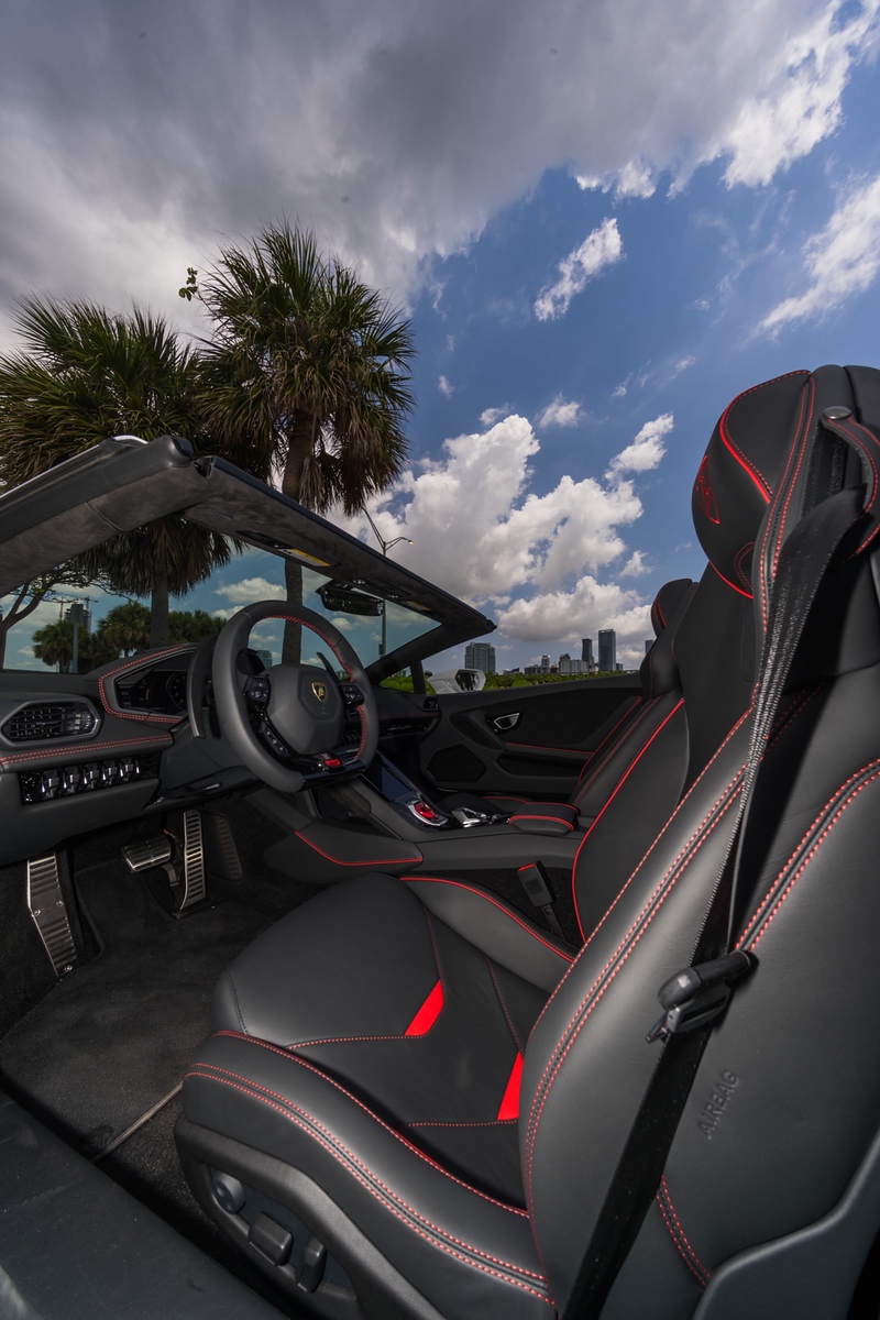 Lamborghini Huracan EVO Spyder Bianco Icarus/Black - thumbnail 4