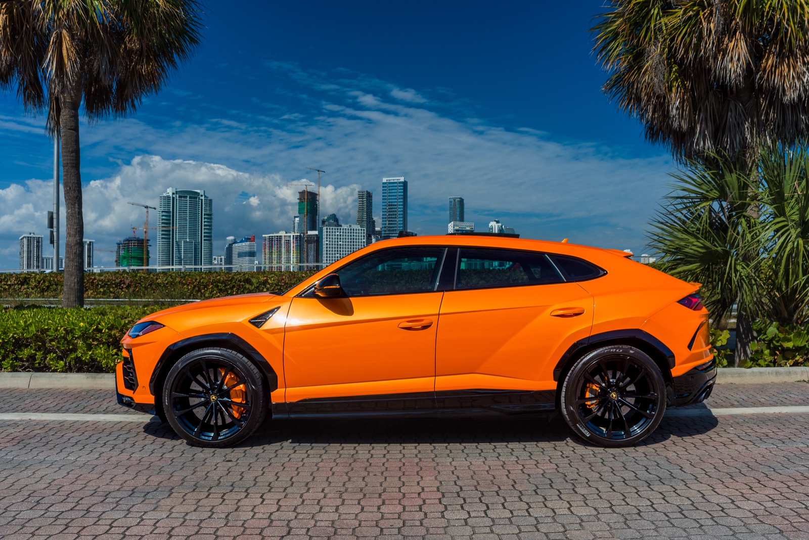 Lamborghini Urus  - thumbnail 4