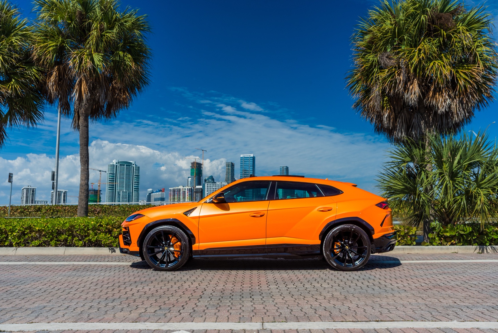 Lamborghini Urus  - thumbnail 5