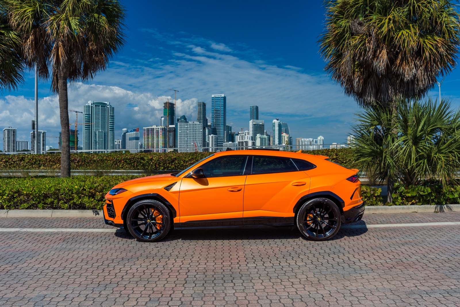 Lamborghini Urus  - thumbnail 6