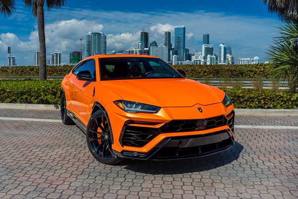 Lamborghini Urus Arancio Borealis/Black-Orange for rent in Miami
