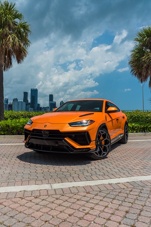Lamborghini Urus Performante Arancio Borealis/Black for rent in Miami