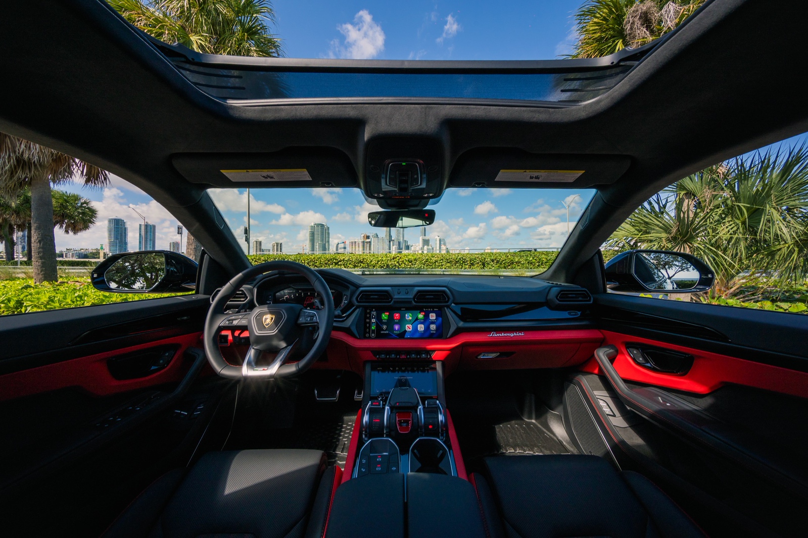 Lamborghini Urus SE Black/Red - thumbnail 2