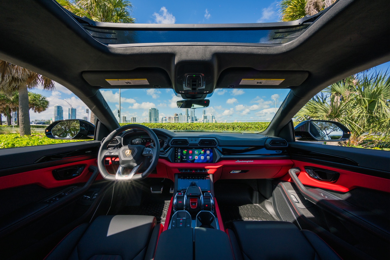 Lamborghini Urus SE Black/Red - thumbnail 3