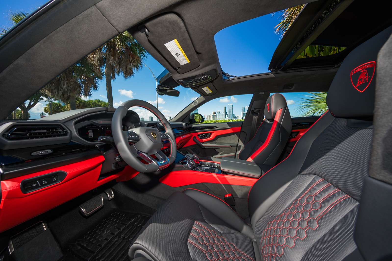 Lamborghini Urus SE Black/Red - thumbnail 10
