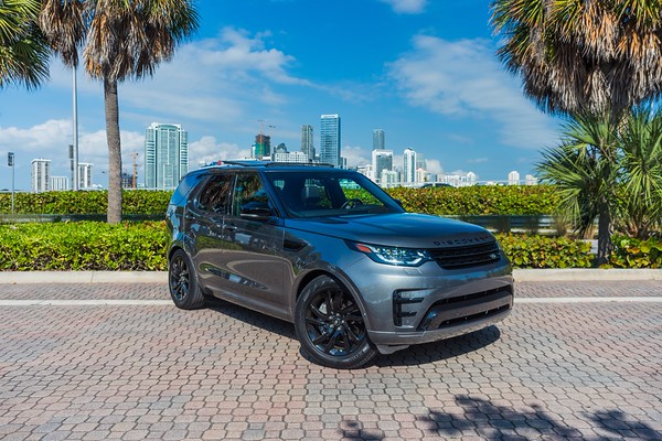 Land Rover Discovery Grey/Black for rent in Miami