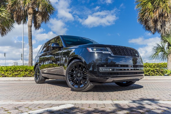 Land Rover Range Rover P400 Black/Black for rent in Miami