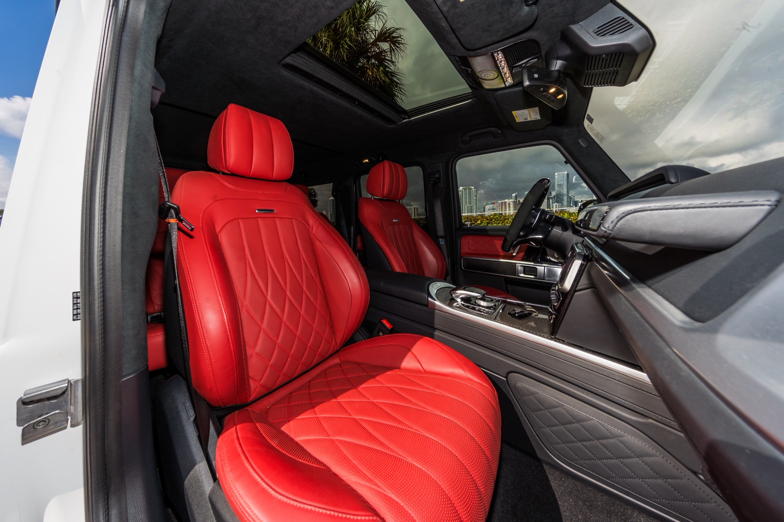 Mercedes-Benz G63 AMG White/Red - thumbnail 6