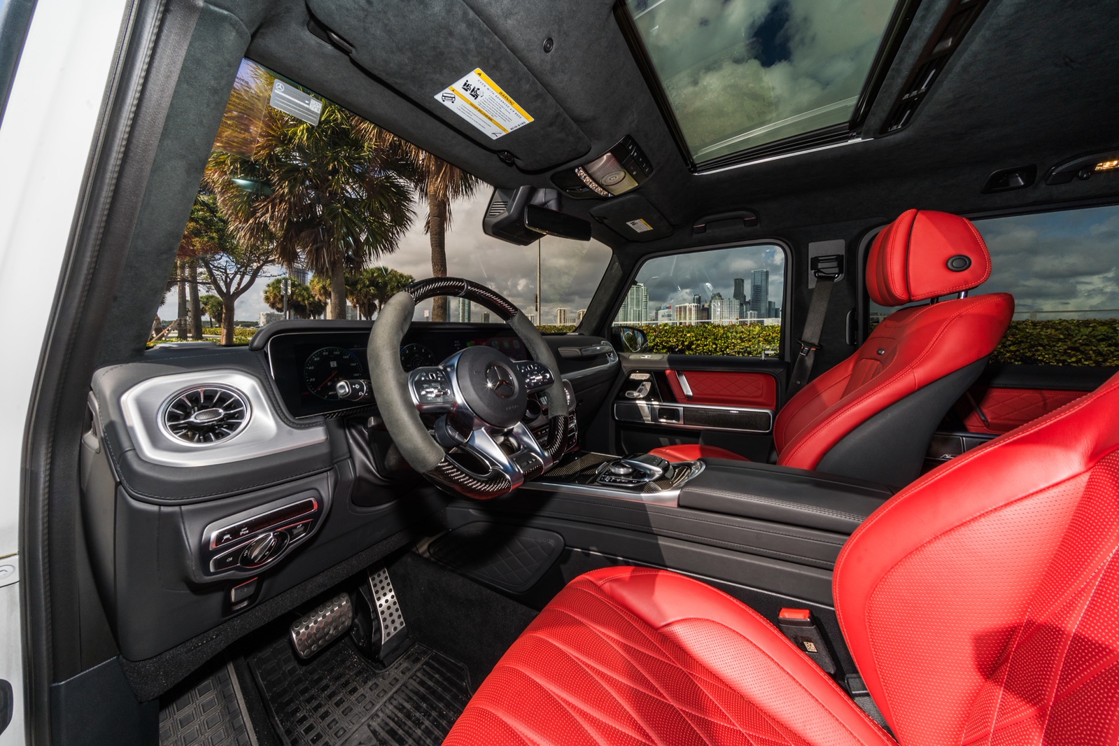 Mercedes-Benz G63 AMG White/Red - thumbnail 10