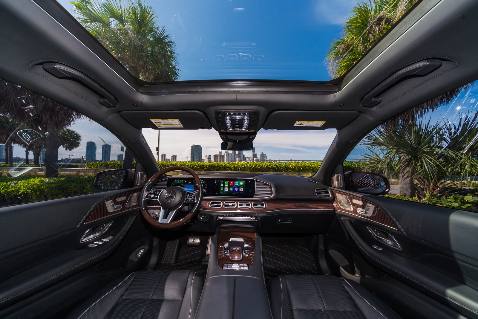 Mercedes-Benz Maybach GLS600 Champagne/Black - thumbnail 3