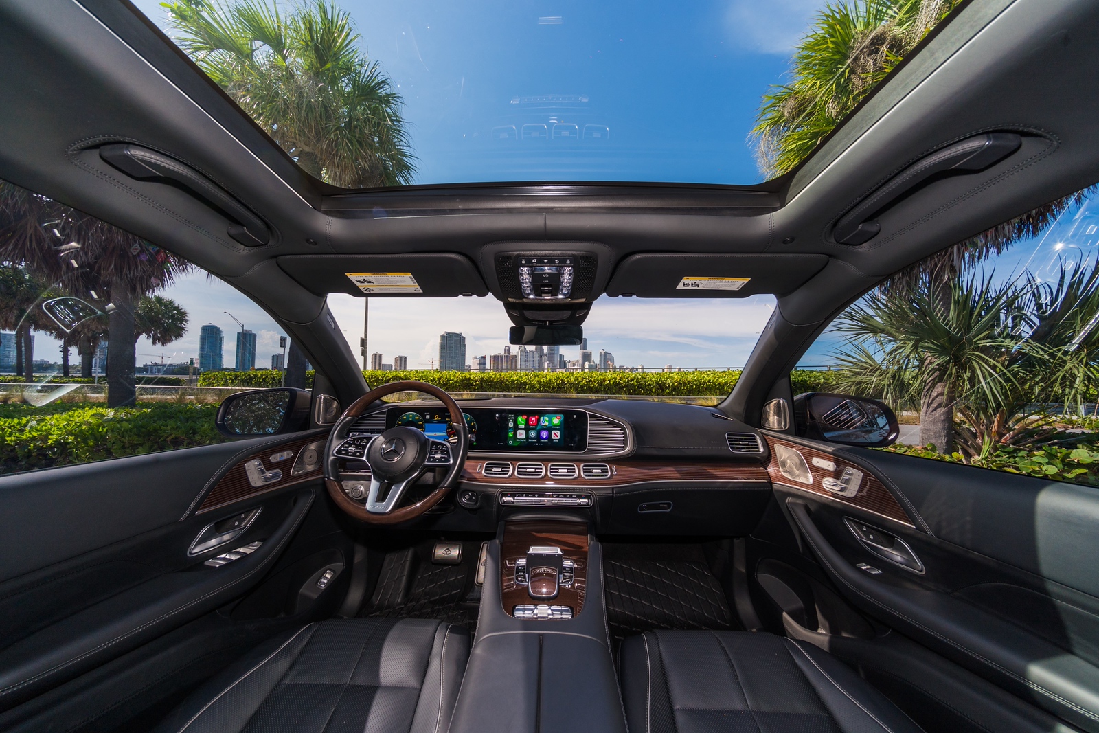 Mercedes-Benz Maybach GLS600 Champagne/Black - thumbnail 4