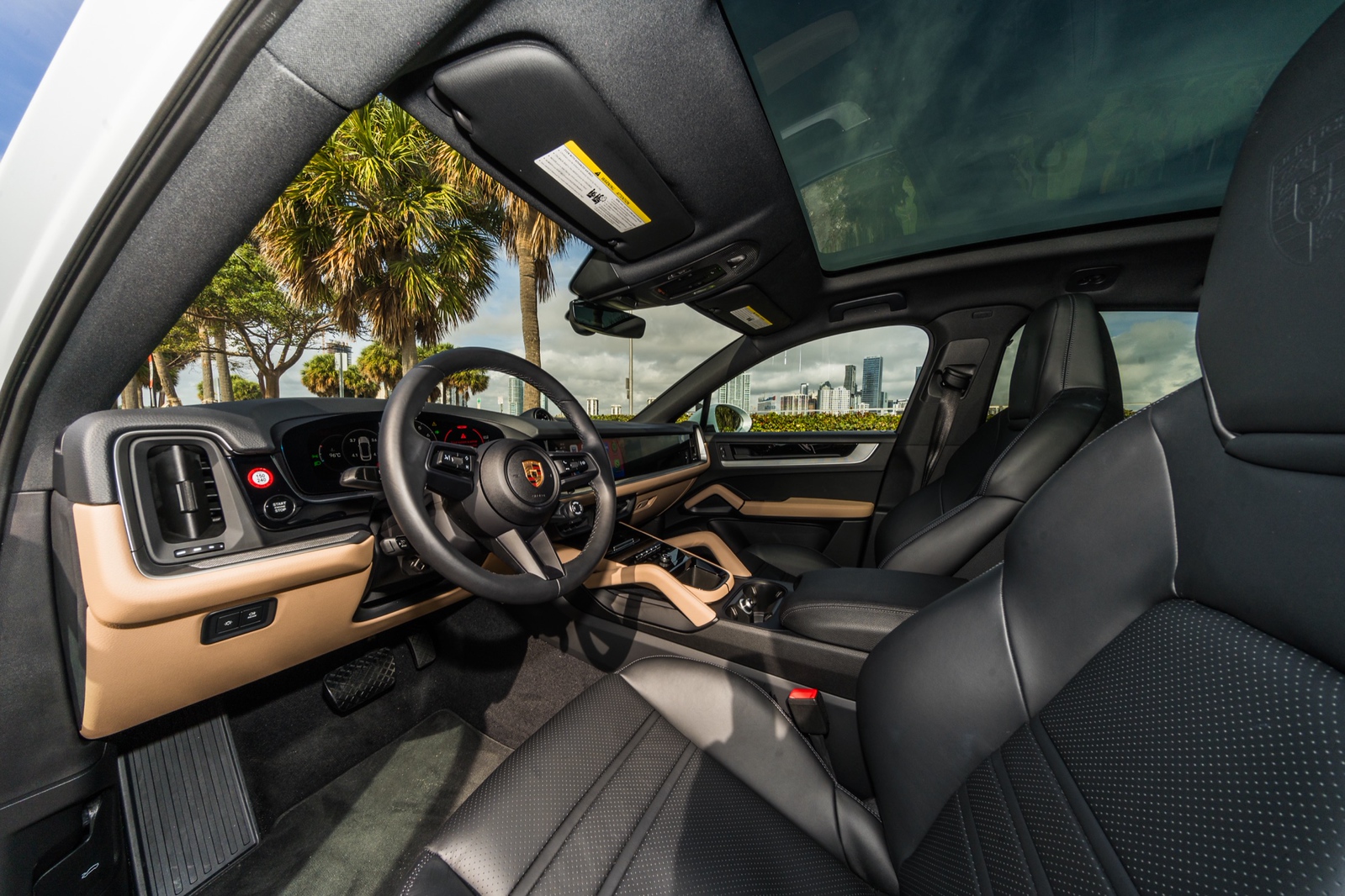 Porsche Cayenne Coupe White/Black - thumbnail 5