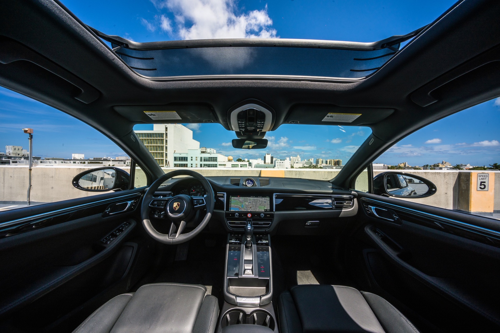 Porsche Macan Black/Black - thumbnail 4