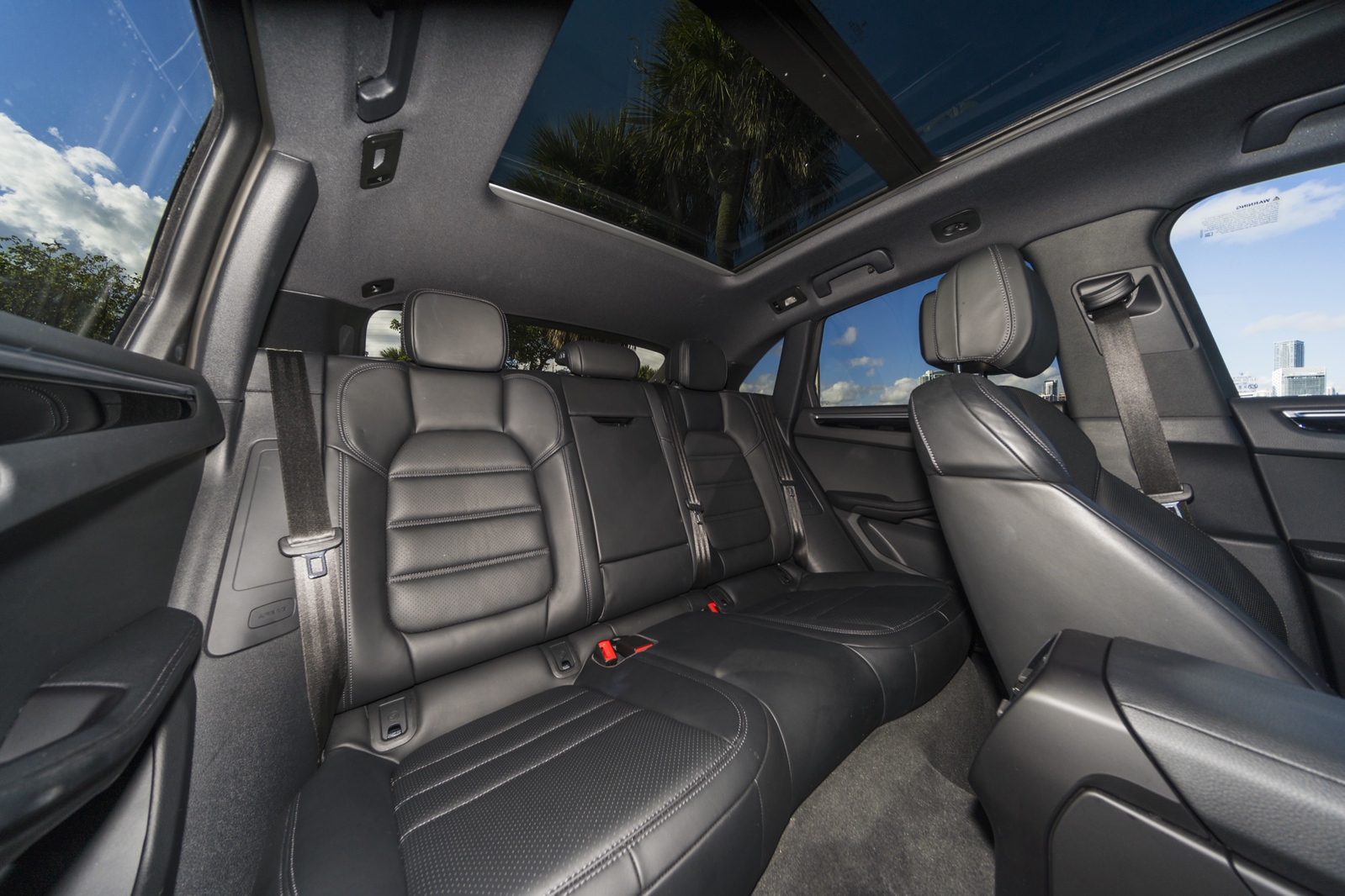 Porsche Macan Grey/Black - thumbnail 3