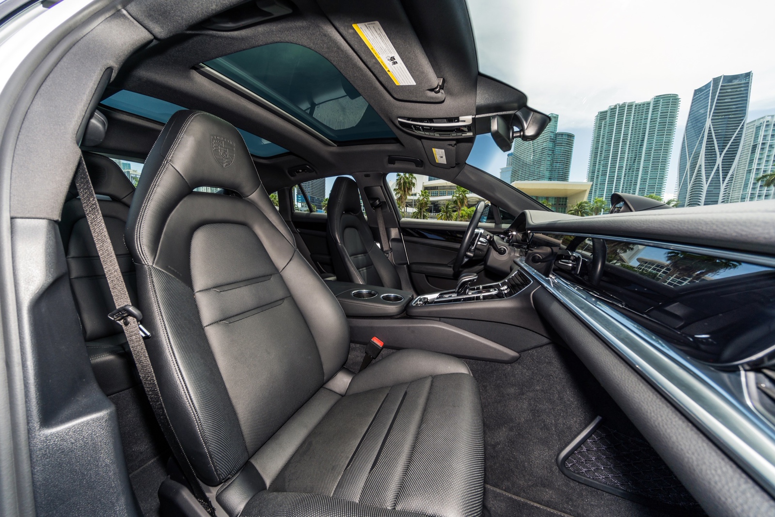 Porsche Panamera 4 E-Hybrid White/Black - thumbnail 6