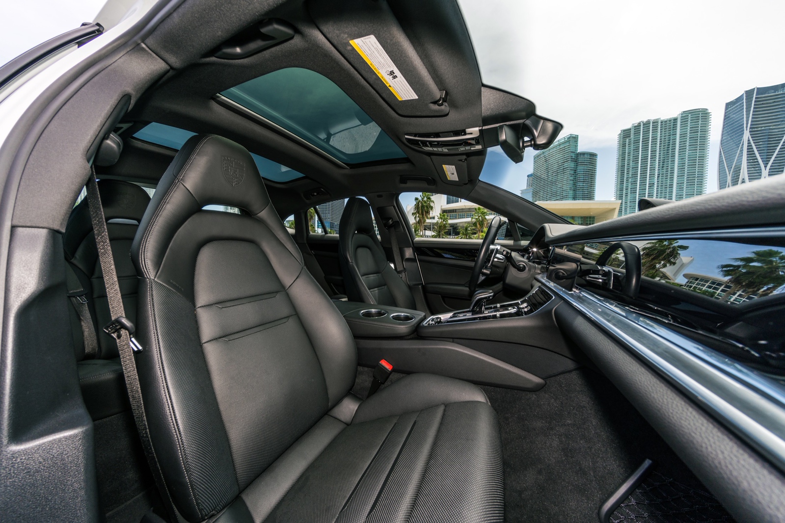 Porsche Panamera 4 E-Hybrid White/Black - thumbnail 7