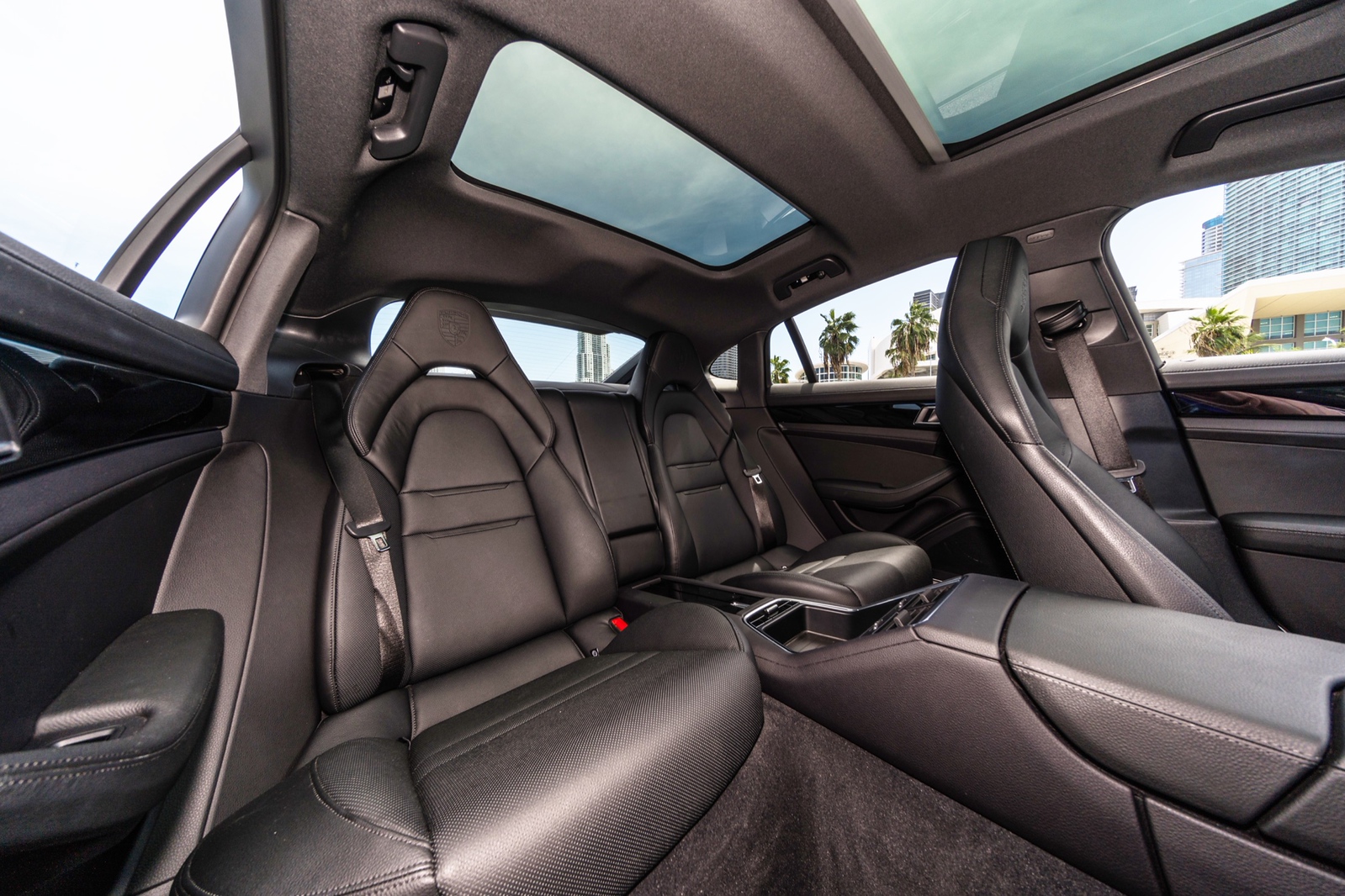 Porsche Panamera 4 E-Hybrid White/Black - thumbnail 8