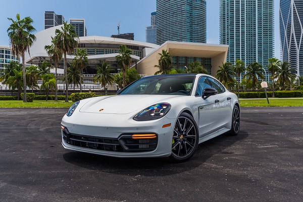 Porsche Panamera 4 E-Hybrid White/Black for rent in Miami