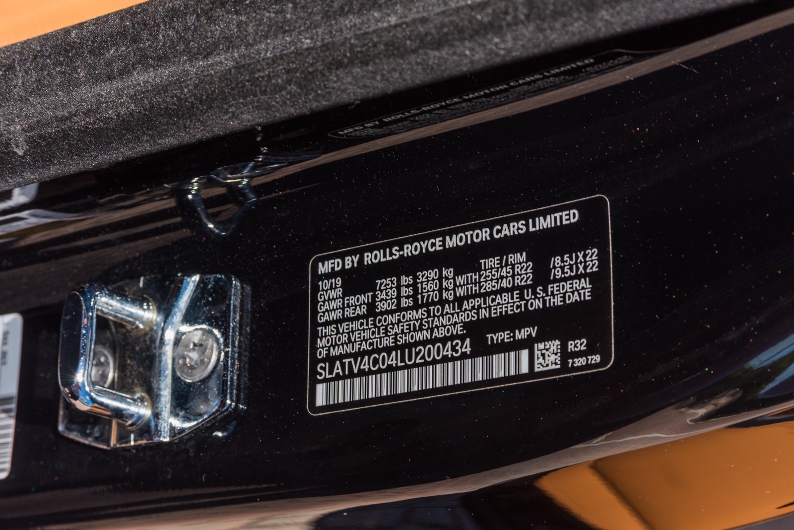Rolls-Royce Cullinan Black/Brown - thumbnail 2
