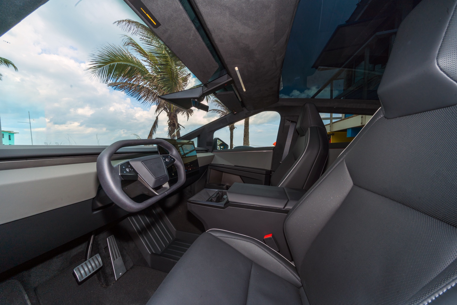 Tesla Cybertruck AWD  - thumbnail 5