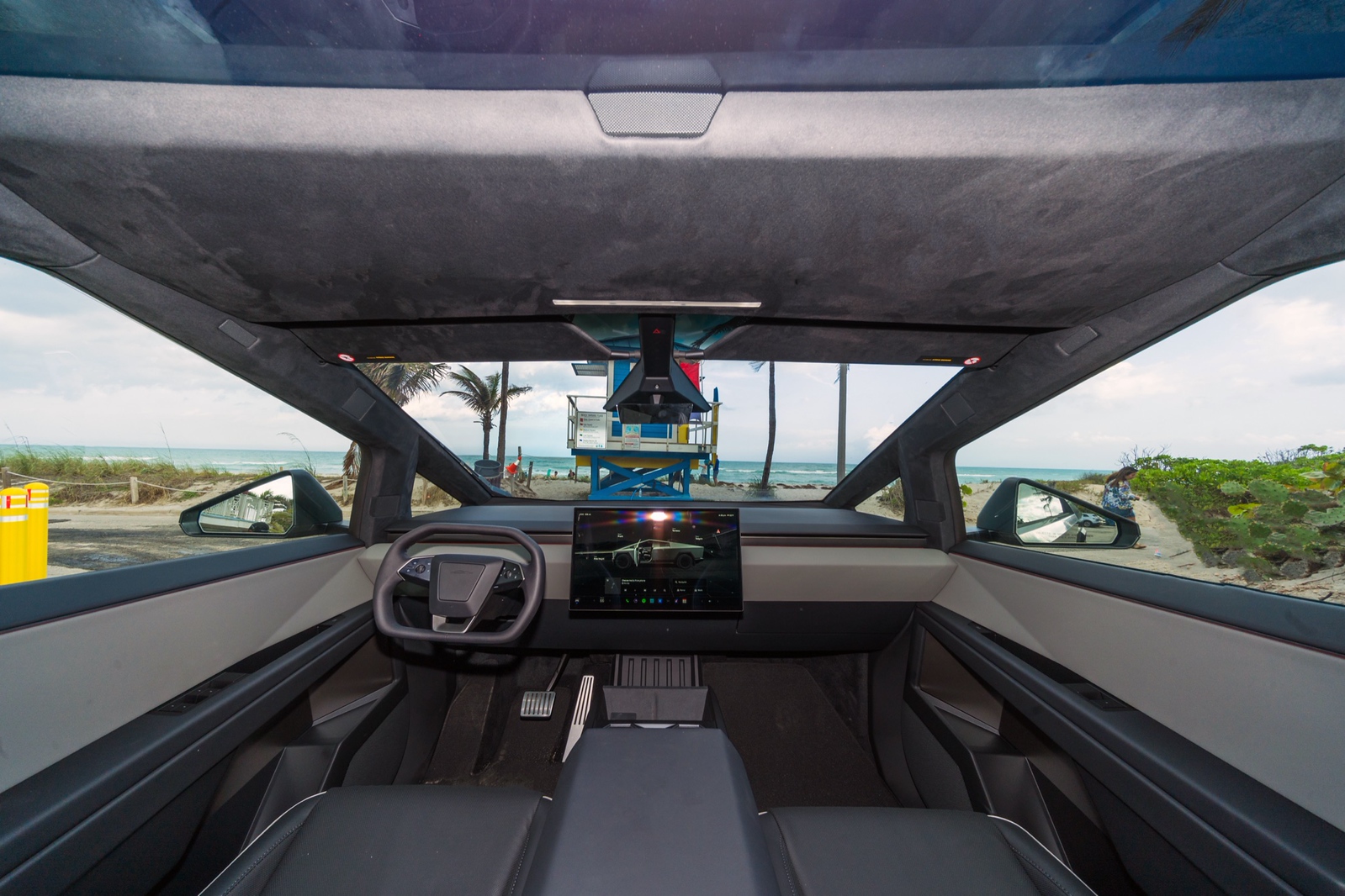 Tesla Cybertruck AWD  - thumbnail 7